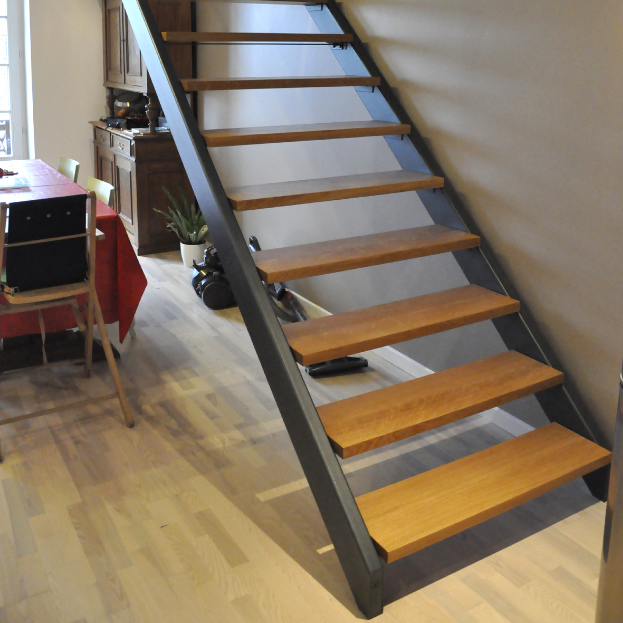 Escalier métal et bois